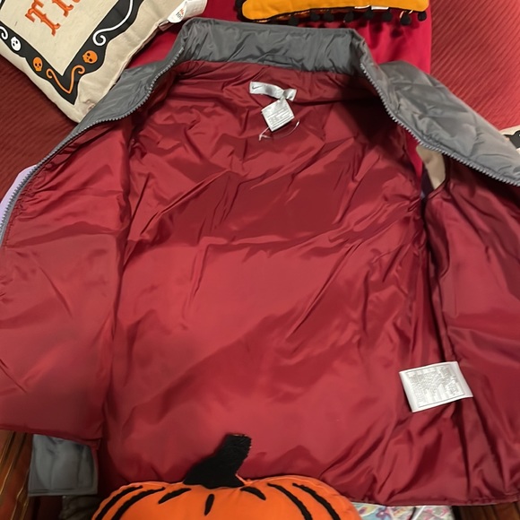 Nike Vest Never Worn in Gray and Rust. - Picture 2 of 11